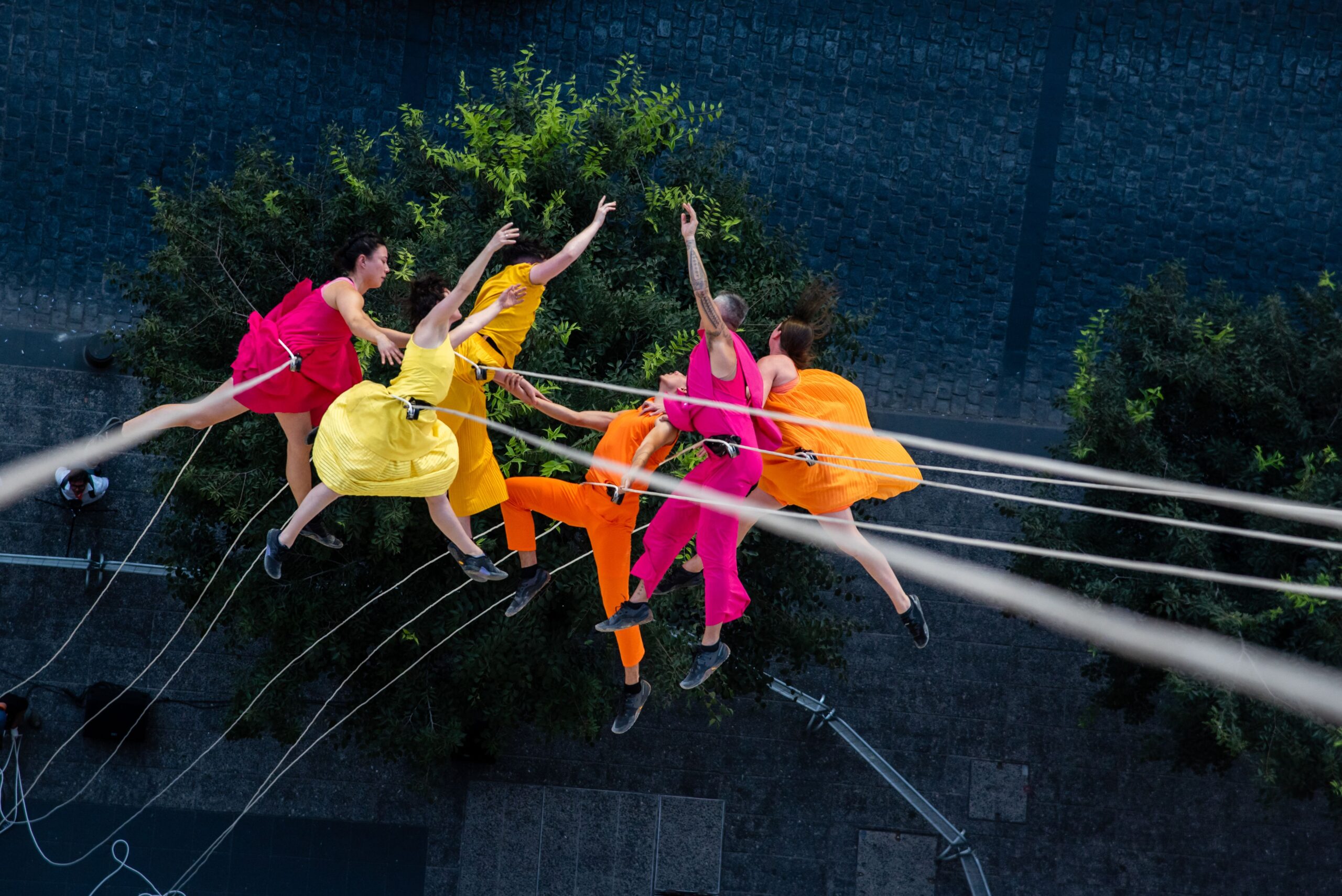 Image: BANDALOOP company performs at Santiago A Mil festival. Credit: Brooke Anderson.